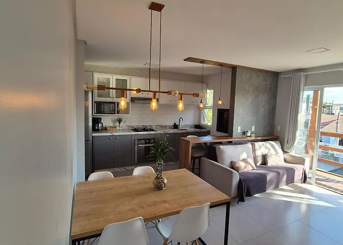 Casa No Segundo Andar Na Praia Da Cal Com Ar E Sacada