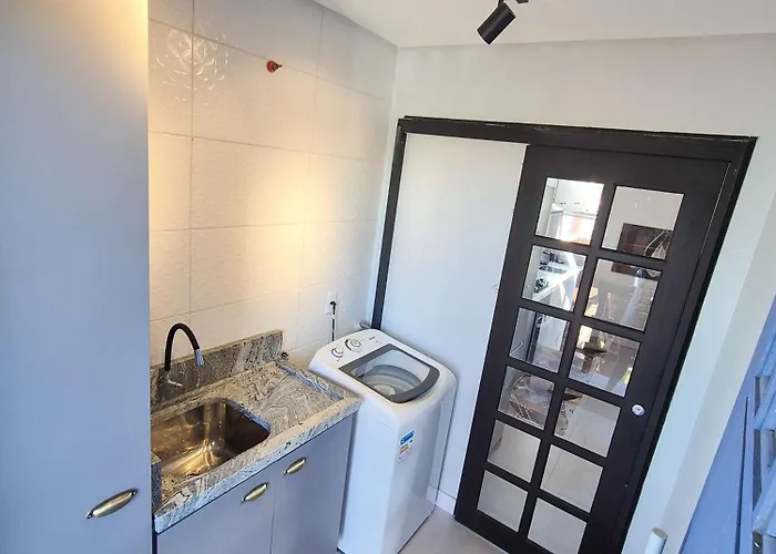 Casa No Segundo Andar Na Praia Da Cal Com Ar E Sacada